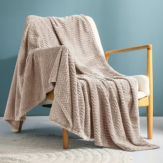 Exclusivo Mezcla Camel Fleece Throw Blanket for Couch Bed, Super Soft Cozy Blankets with Decorative Wave Textured, Lightweight Plush All Season Use, 50x70 Inches