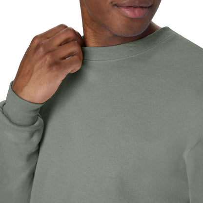 This Hanes men's sweatshirt is made with cotton from American farms, featuring a thick, sturdy fleece that keeps you warm and comfortable.