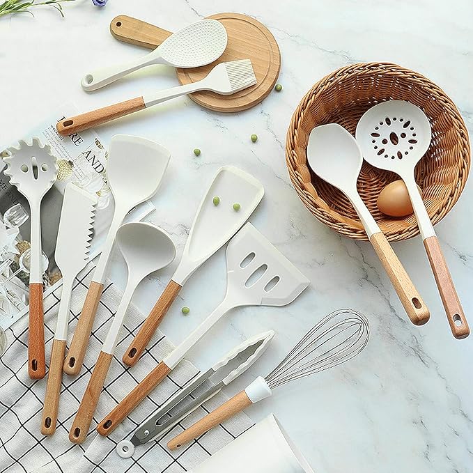 1pcs White Silicone Tong with Wooden Handle, Hangable Heat Resistant Cooking Utensils, Silicone Tong for Salad BBQ Serving Buffet Frying Tongs