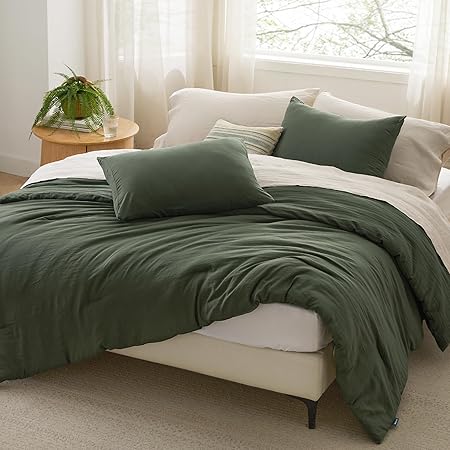 Bedsure California King Size Comforter Set, Dark Green Soft Prewashed Bedding for All Seasons, 3 Pieces GentleSoftTM Bed Set, 1 Lightweight Comforter (104"x96") and 2 Pillowcases (20"x36")