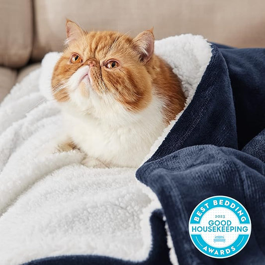 Bedsure Sherpa Fleece Blankets Queen Size for Bed - Thick and Warm, Soft Fuzzy Plush Queen Blanket for Winter, Navy, 90x90 Inches