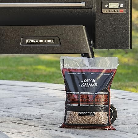 Traeger Signature Blend Wood Pellets - 20 lb
