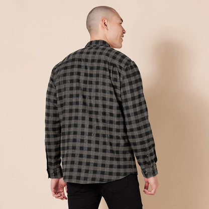 Essentials Men's Regular Fit Long-Sleeve Flannel Shirt, Soft Brushed Cotton, Lightweight yet Warm