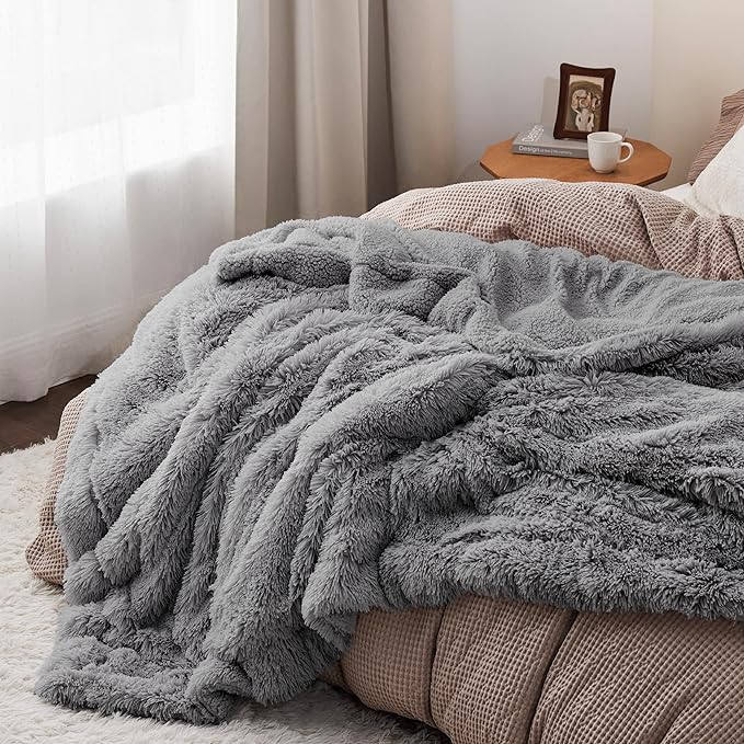Bedsure Fluffy Grey King Size Blanket for Bed, Thick Soft Sherpa Faux Fur Fleece Bedding Fuzzy Plush Winter Warm Heavy Oversize Big Large King Blanket, Cozy Grey Gifts for Men Women, 108x90
