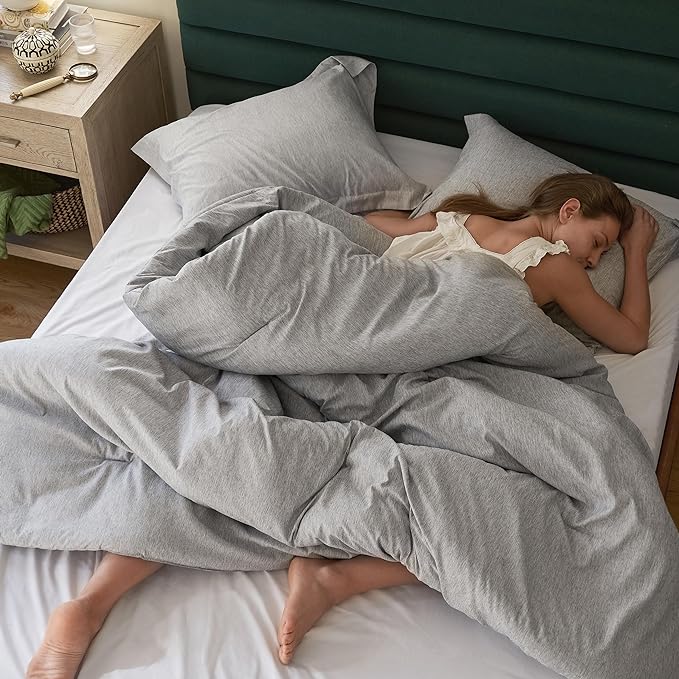 Bedsure Queen Comforter Set - Grey Soft Bedding for All Seasons, Cationic Dyed Bed Set, 3 Pieces, 1 Queen Size Comforter (90"x90") and 2 Pillow Shams (20"x26"2")