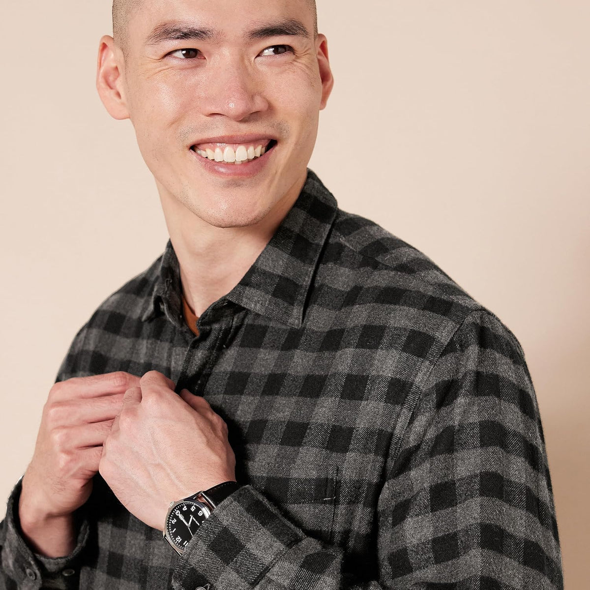 Essentials Men's Regular Fit Long-Sleeve Flannel Shirt, Soft Brushed Cotton, Lightweight yet Warm