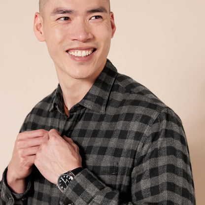 Essentials Men's Regular Fit Long-Sleeve Flannel Shirt, Soft Brushed Cotton, Lightweight yet Warm