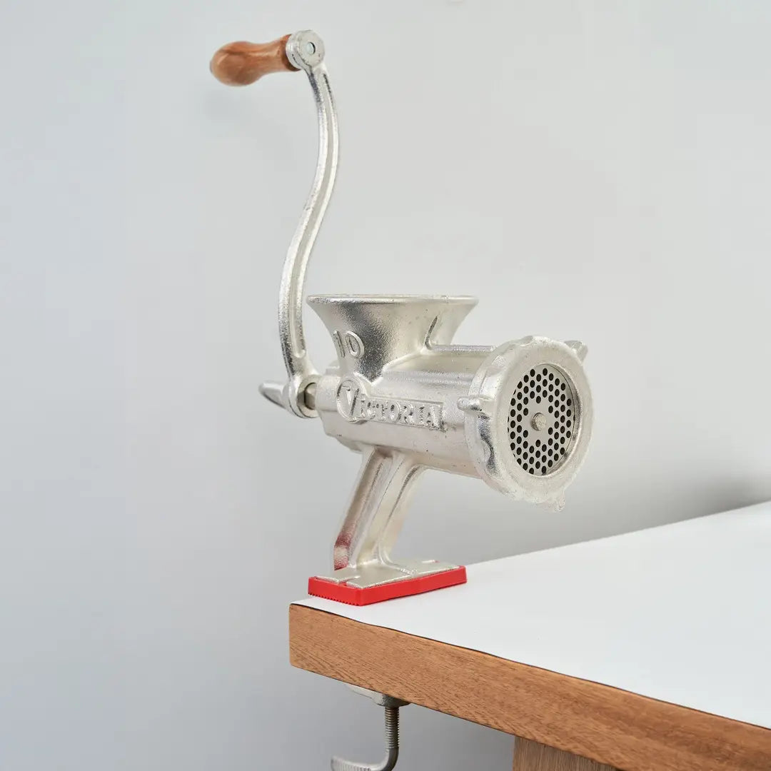 Victoria Cast Iron Manual Meat Mincer #10