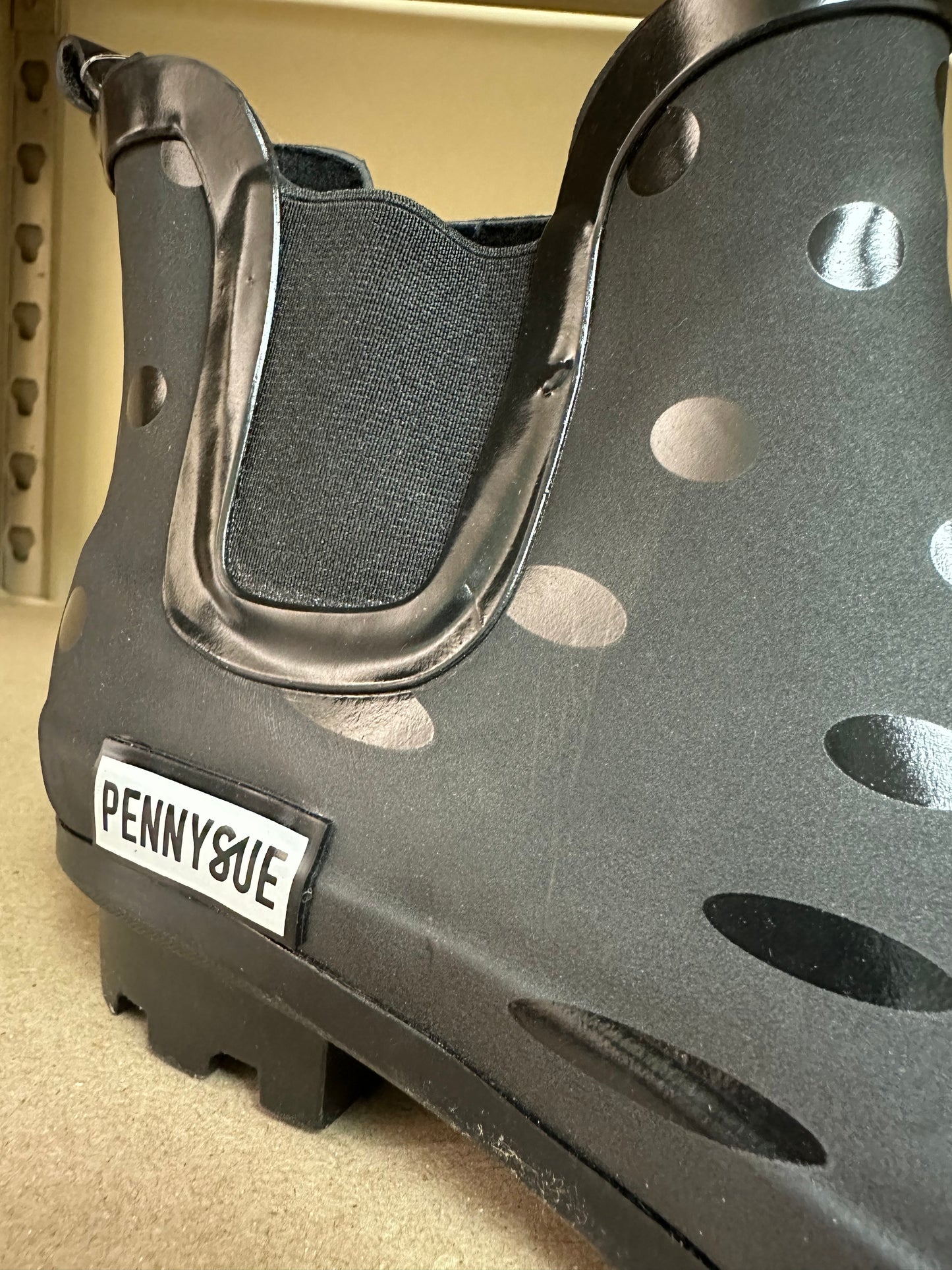PENNYSUE WATERPROOF RAINBOOTS BLACK POLKADOT BOOT