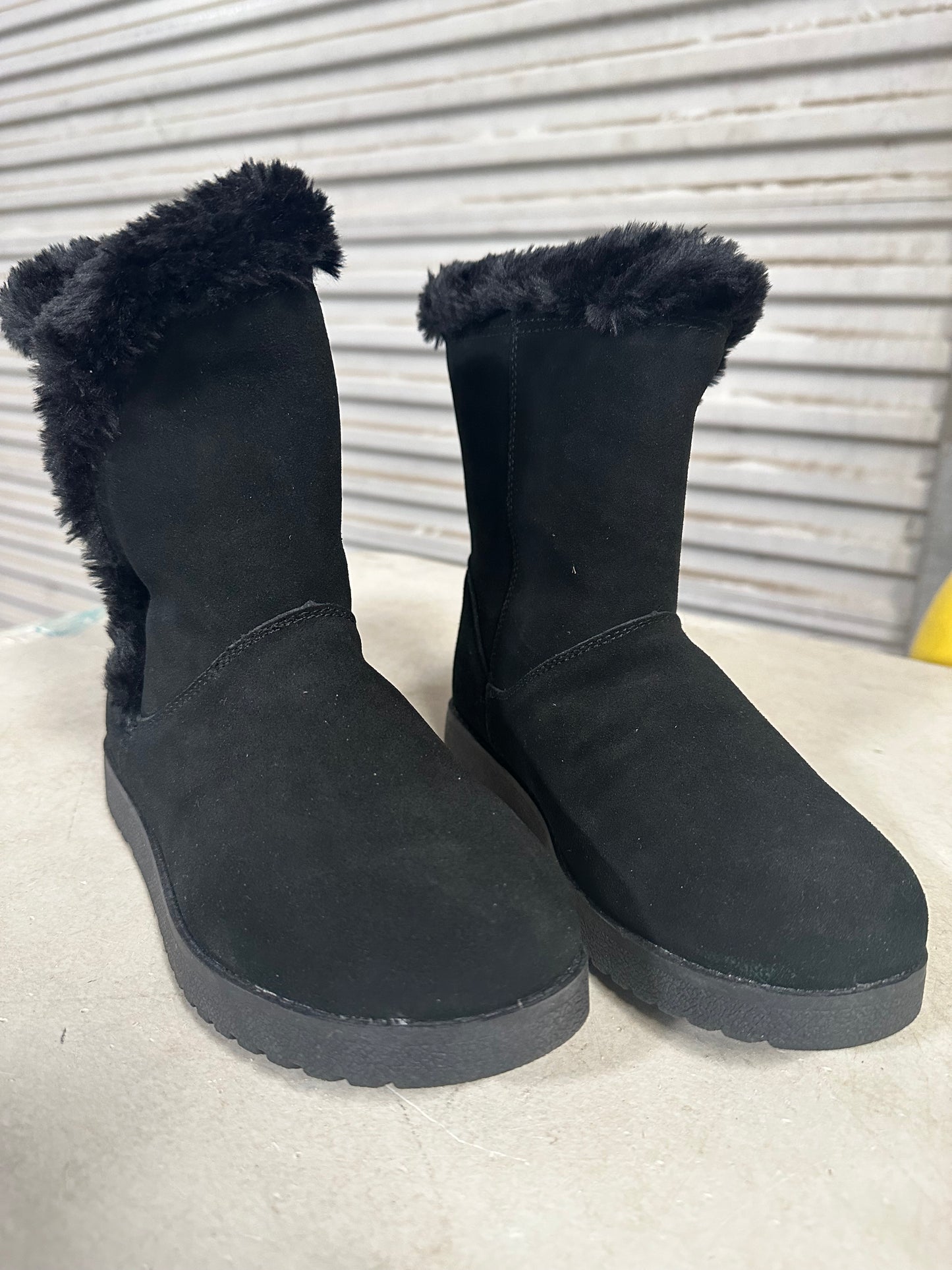 CUSHIONAIRE Women's Heather pull on boot +Memory Foam