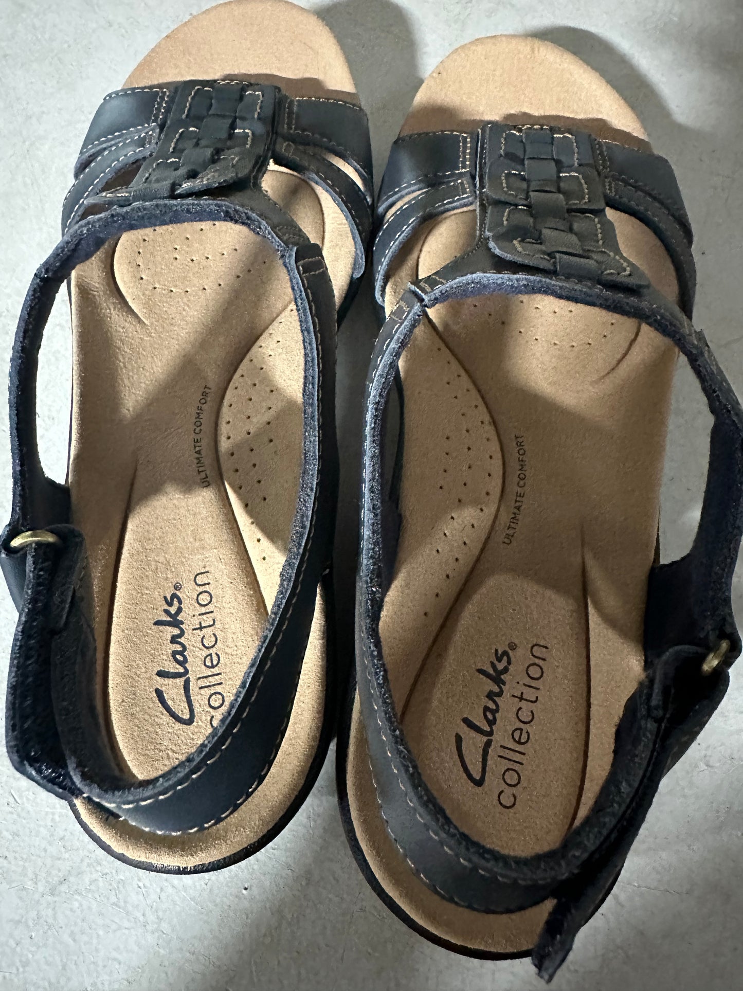 Clarks Women's Laurieann Kay Flat Sandal(Dark Blue)