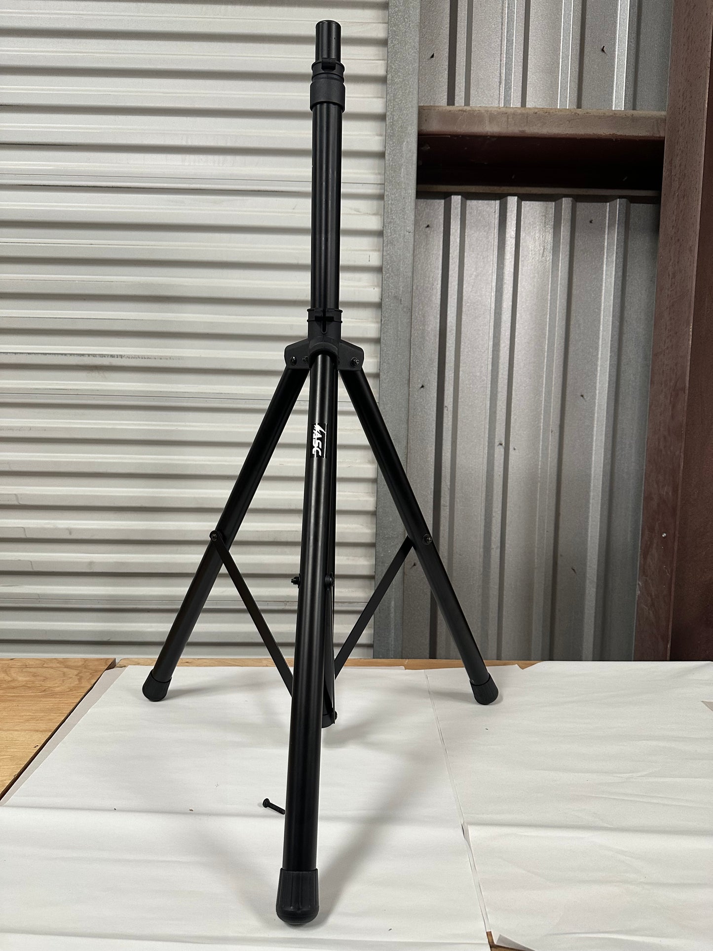 Seismic Audio - TRIPOD SPEAKER STAND PRO AUDIO - Heavy Duty for PA, DJ, Church Speakers