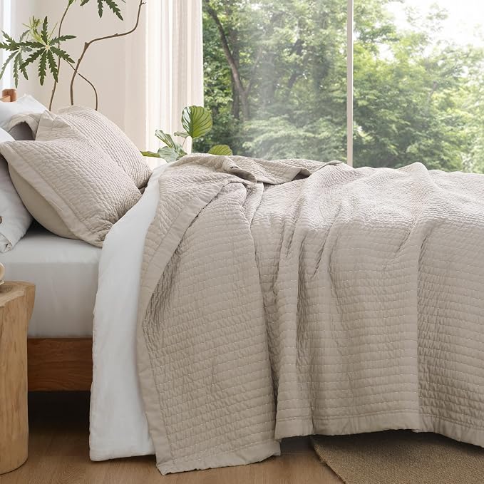 Bedsure White Quilts Queen Size - Queen Quilt Bedding Set Bedspread Coverlet, Lightweight Corduroy Pattern Bedspread, 3-Piece Set with 90"x96" Coverlet & 2 Pillow Shams, All-Season Soft Microfiber