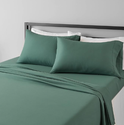 Amazon Basics Lightweight Super Soft Easy Care Breathable Microfiber 4-Piece Bed Sheet Set with 14-Inch Deep Pockets, King, Emerald Green, Solidd Sheet Set with 14-Inch Deep Pockets, Full, Emerald Green, Solid