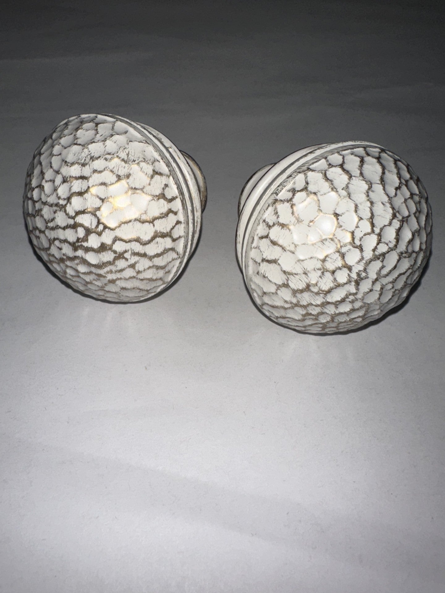 Complete Set of 2 Finials for Curtain Rods (White/Gold)